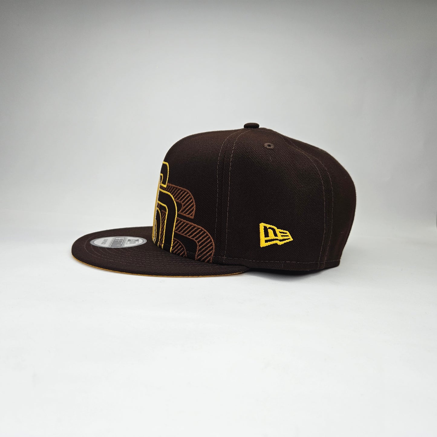 GORRA "NEW ERA" SAN DIEGO CAFÉ Y AMARILLO