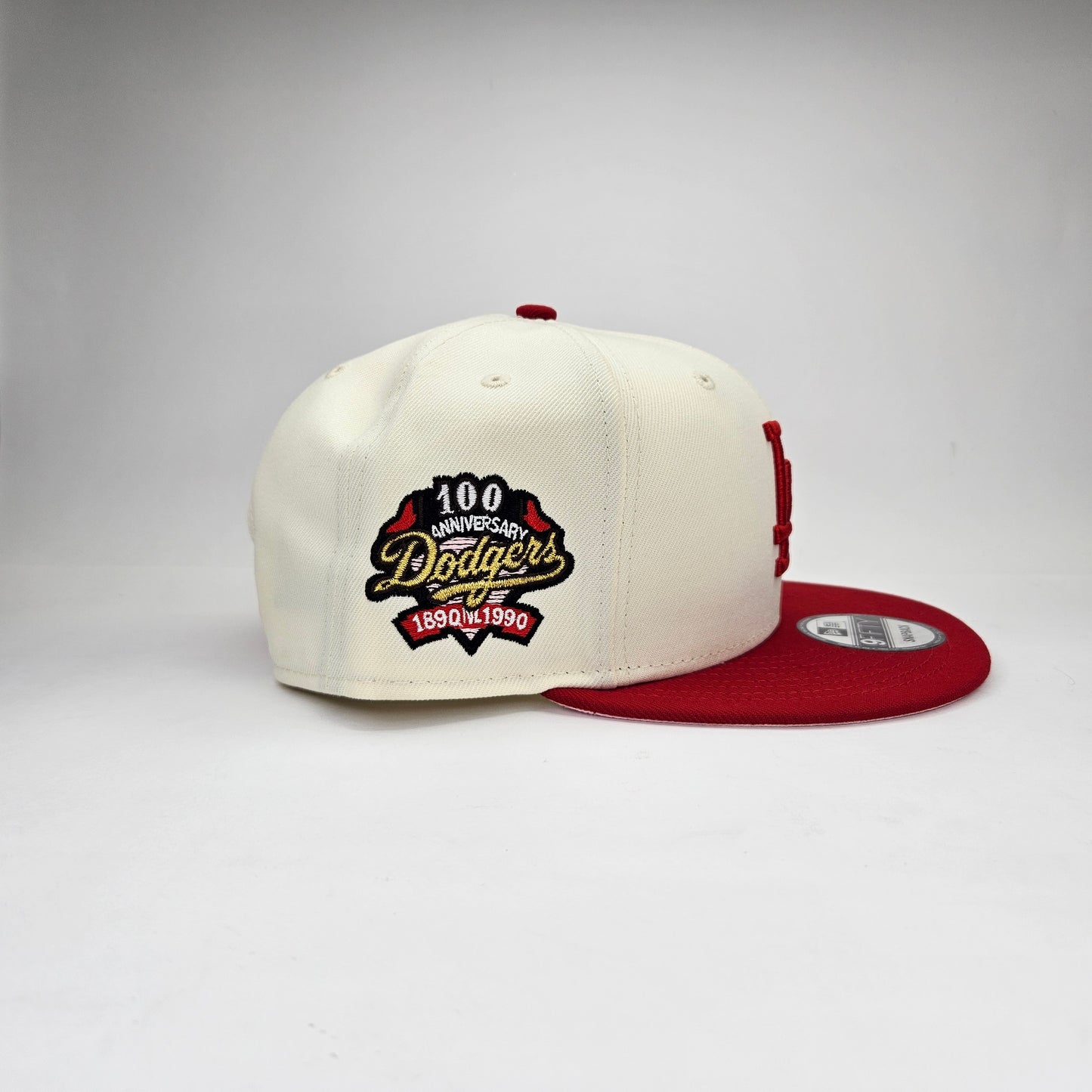 GORRA "NEW ERA" LA CREMA Y ROJO
