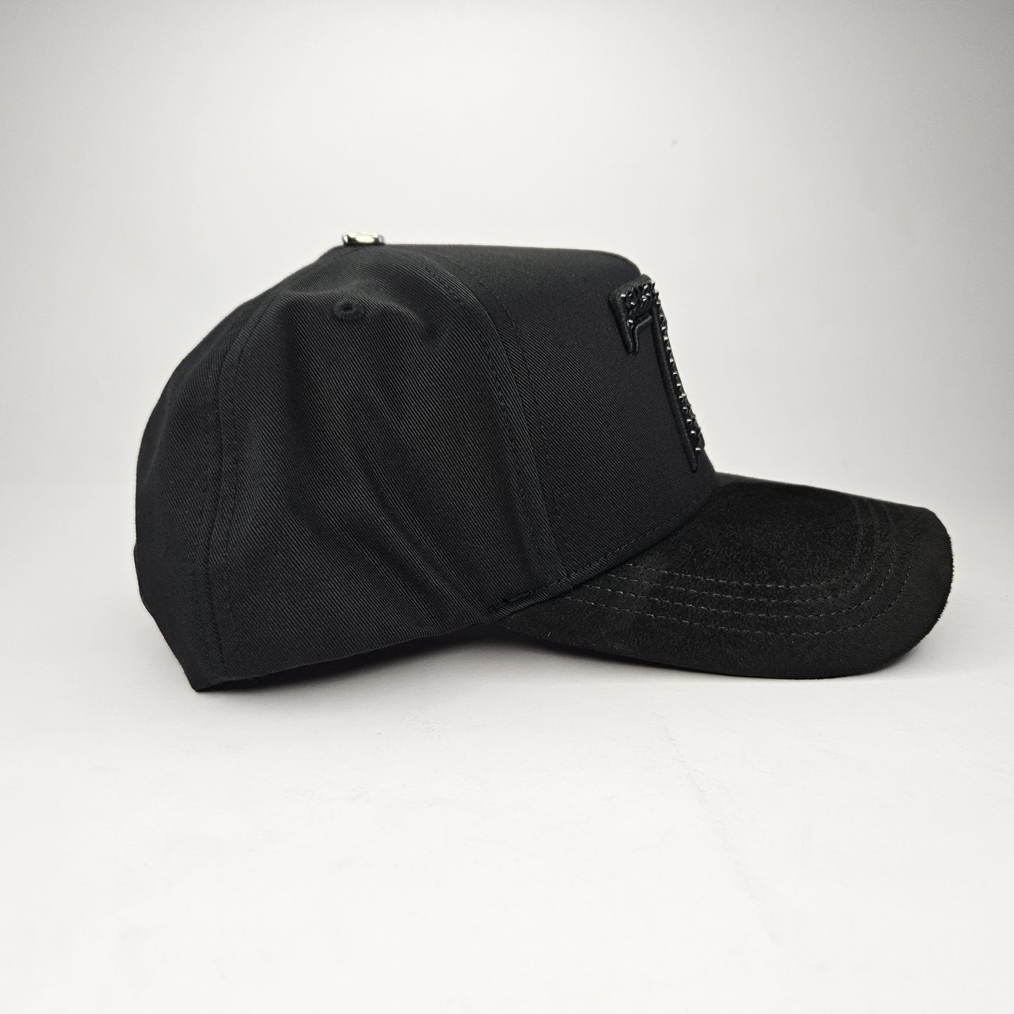 GORRA "BARBAS" 77 TOTAL BLACK