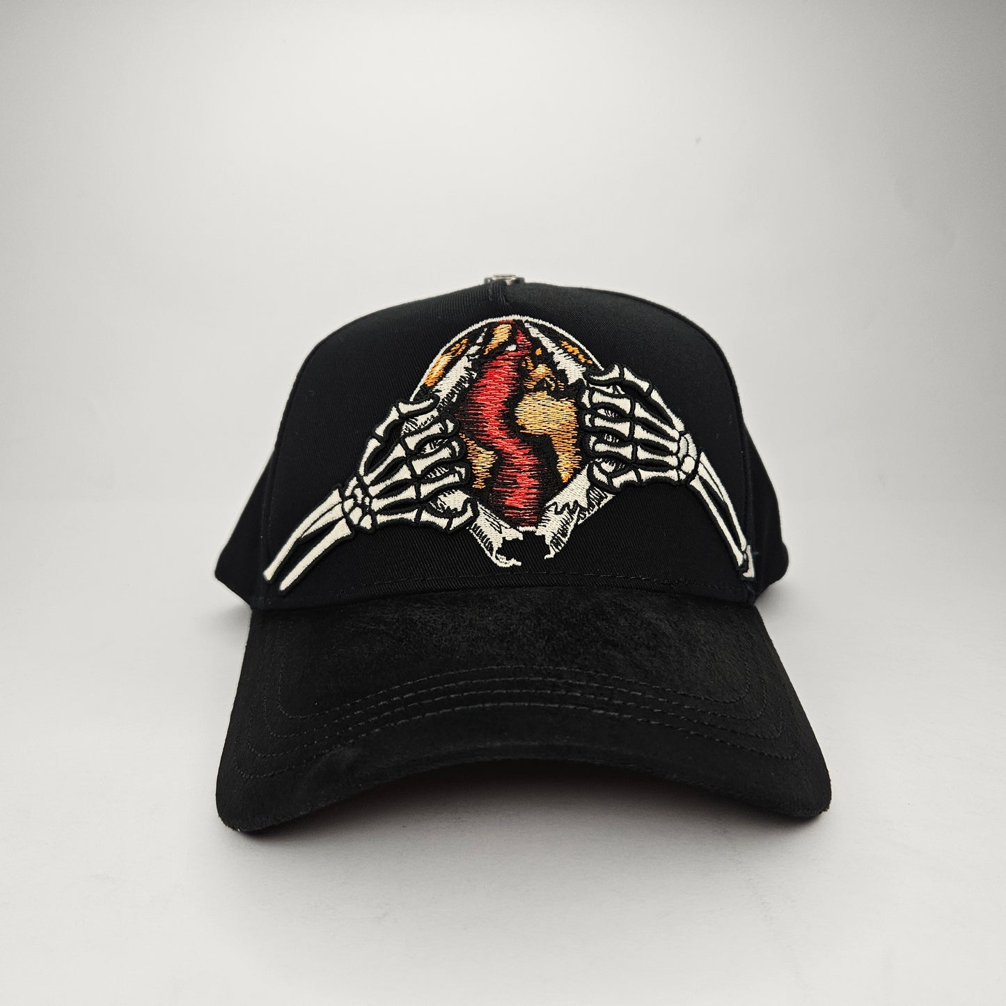 GORRA "BARBAS" END OF THE WORLD