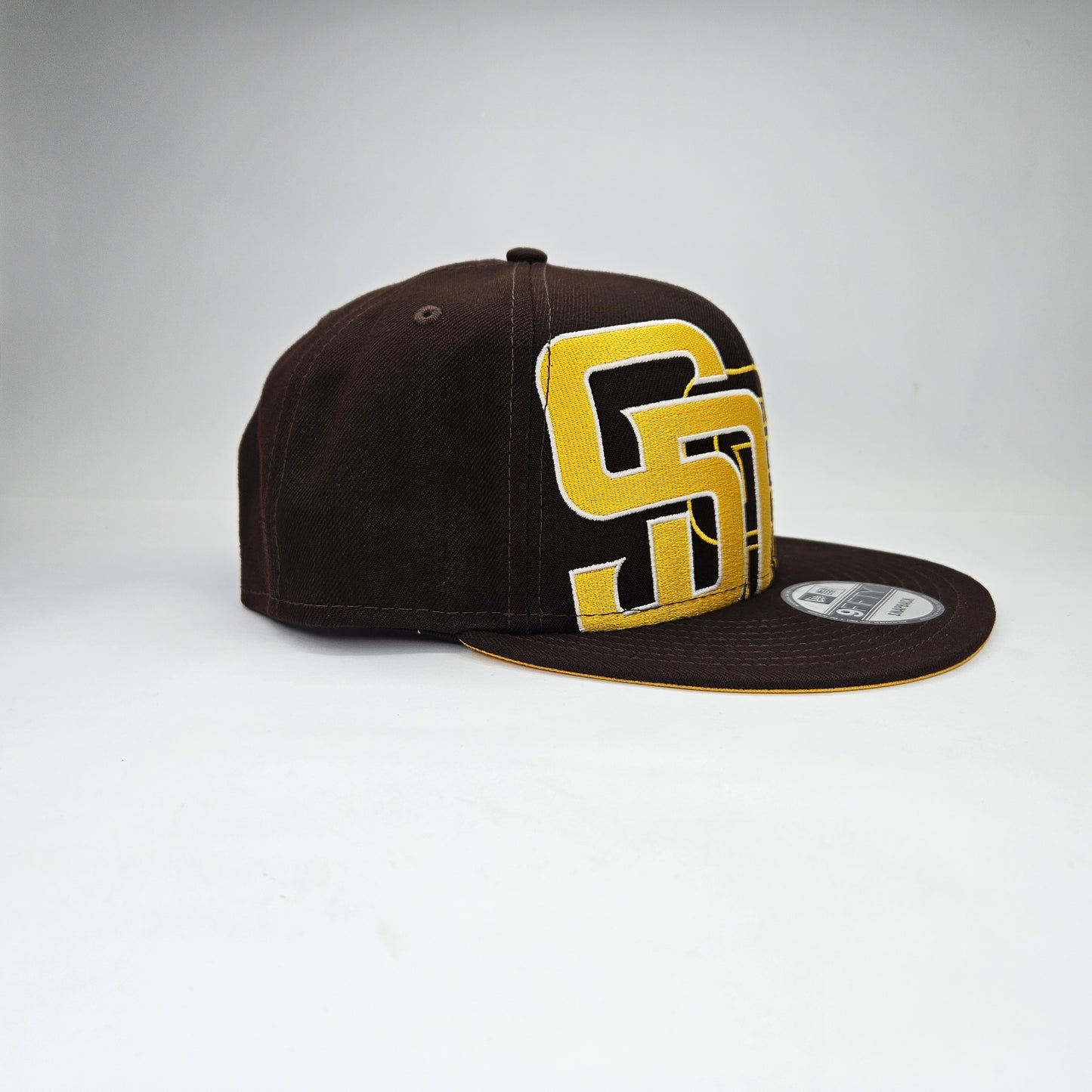 GORRA "NEW ERA" SAN DIEGO CAFÉ Y AMARILLO