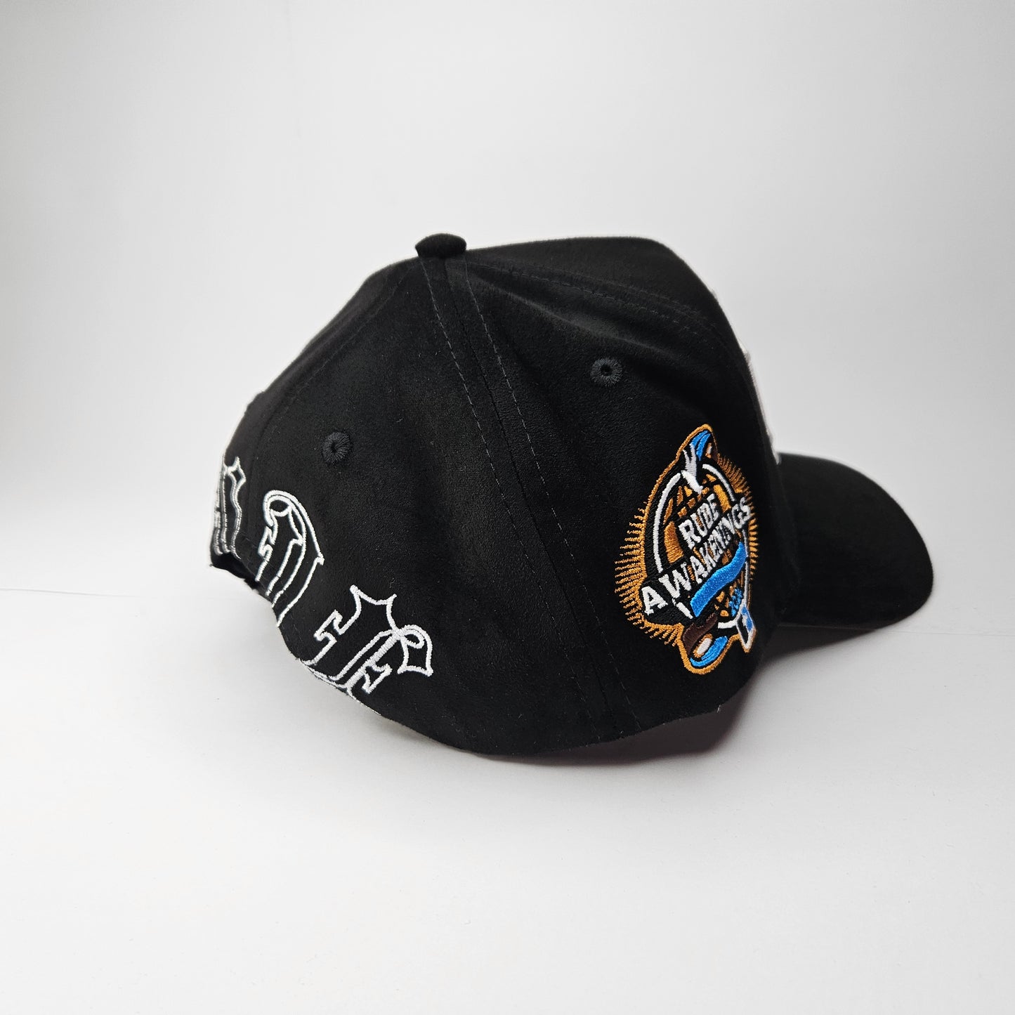 GORRA "RUDE AWAKENINGS" LA-LA-LA