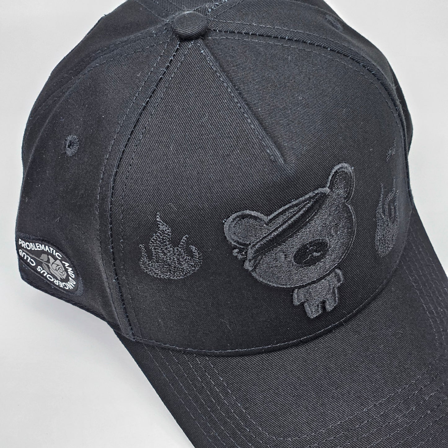 GORRA "PROBLEMATICS" OSO TOTAL BLACK