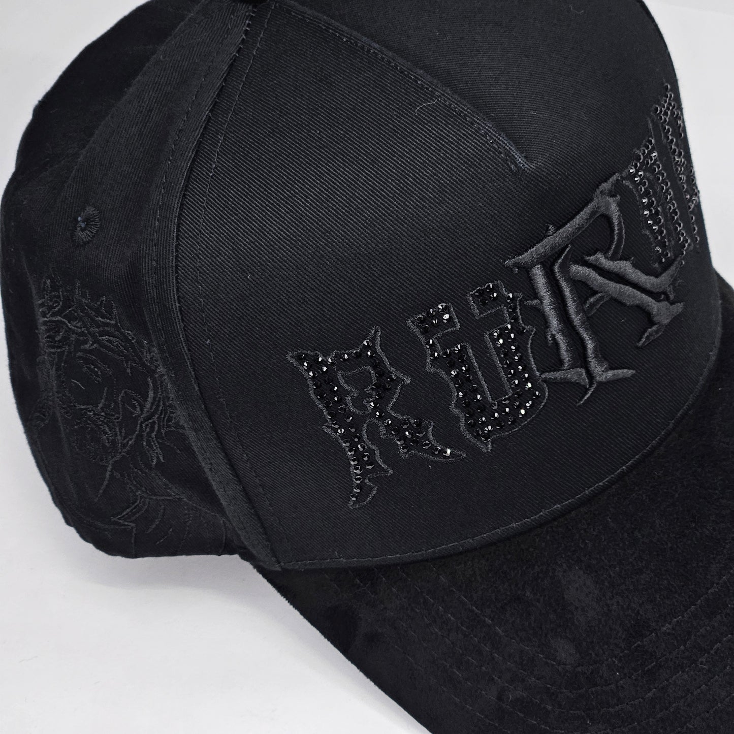 GORRA "RUDE AWAKENINGS" TRIPLE CRYSTALS BLACK