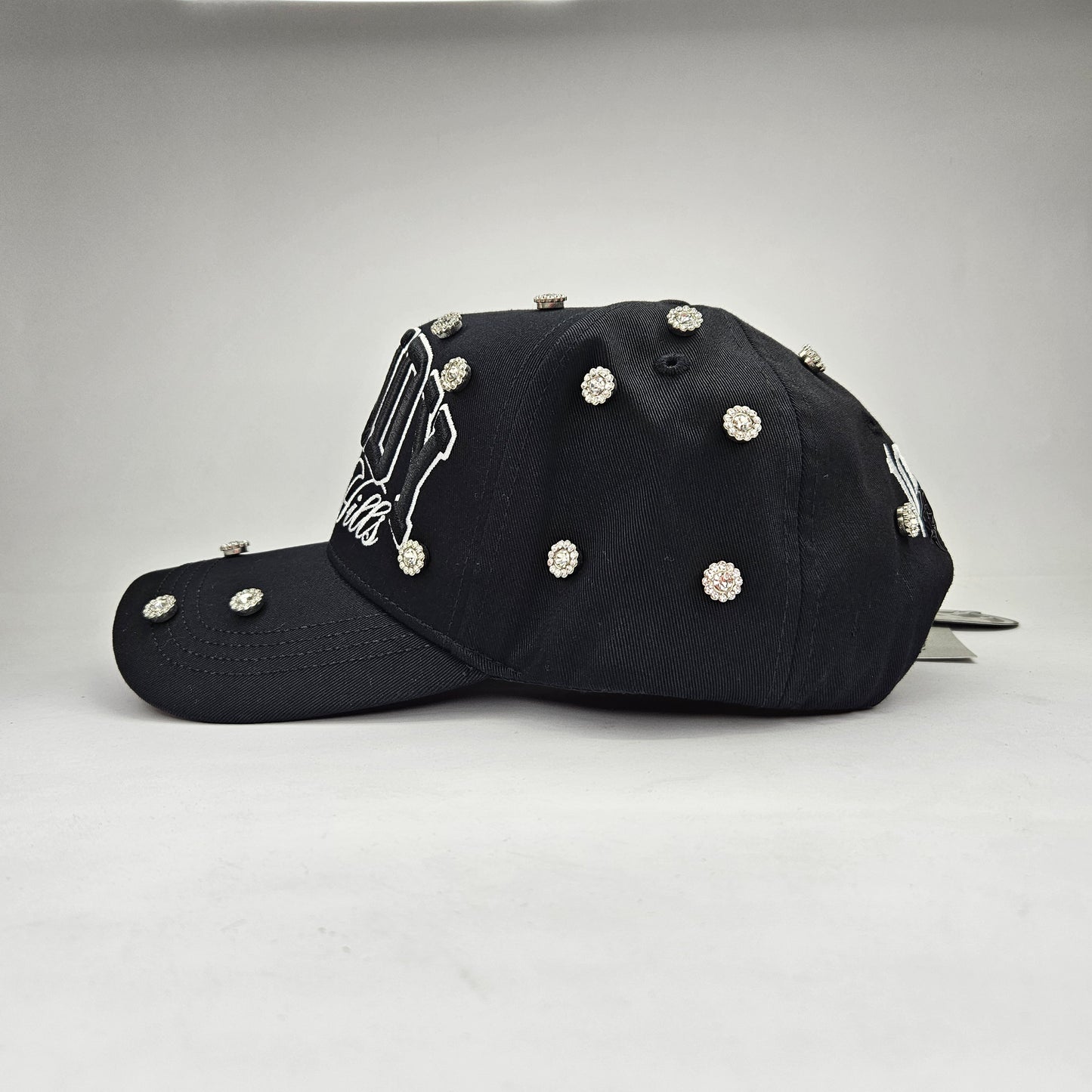 GORRA "DANDY x LOST HILLS" HANDLE WHIT CARE